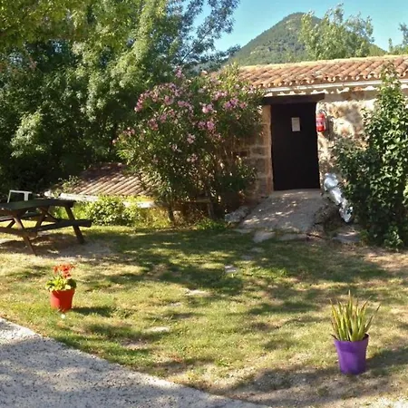 Avec Terrasse A - 3 Personnes - Api-1-52-1057 Campsite