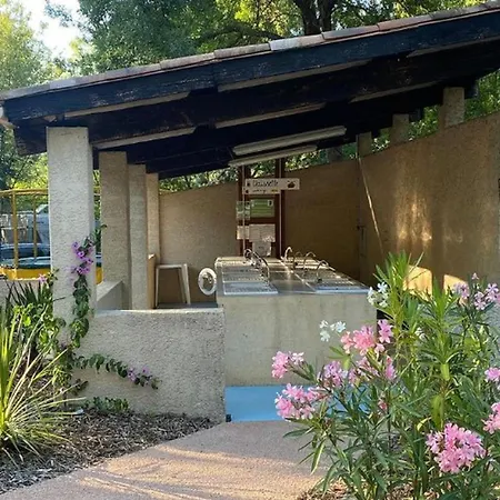Campsite Avec Terrasse A - 3 Personnes - Api-1-52-1057 *